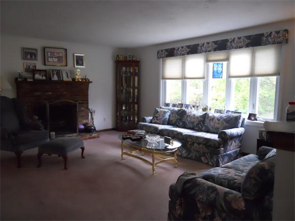 10 Sandy Ridge Circle Sharon, MA 02067 - Photo 4 of 14