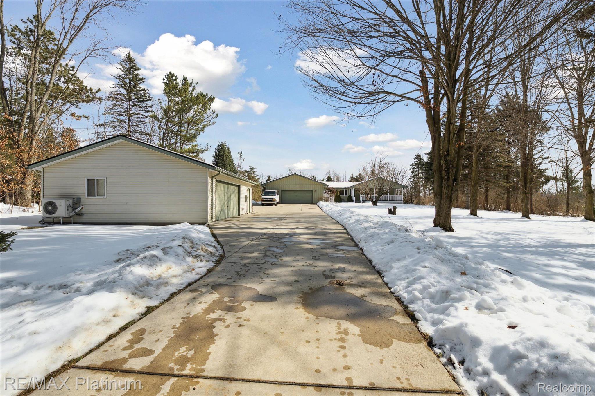 6140 North Owosso Road Fowlerville, MI 48836 - Photo 4 of 64 Gallery Image 4