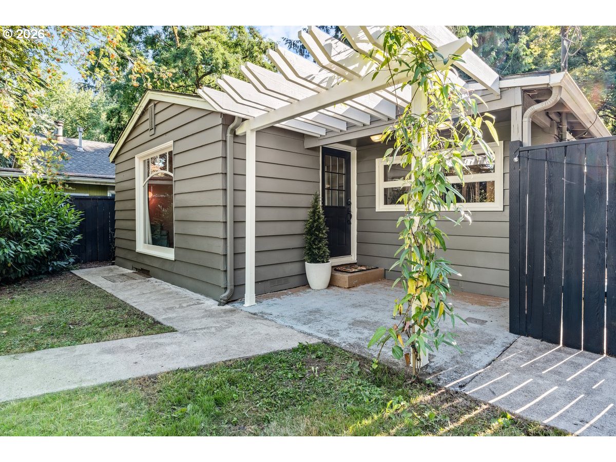 9101 Southwest 23rd Drive Portland, OR 97219 - Photo 1 of 48