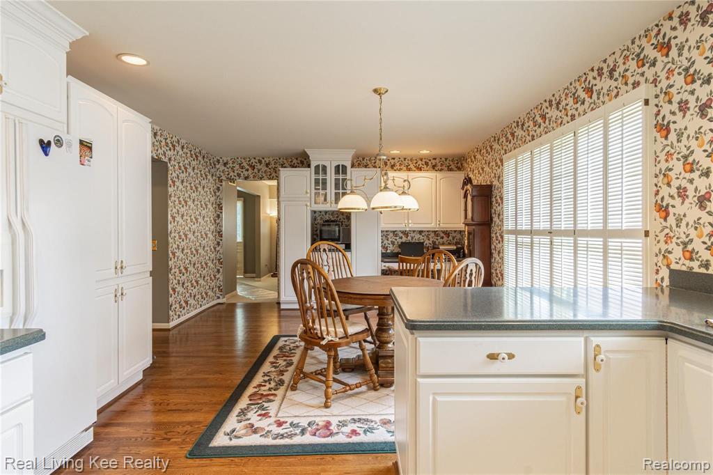 1329 Greenleaf Drive Rochester Hills, MI 48309 - Photo 16 of 49