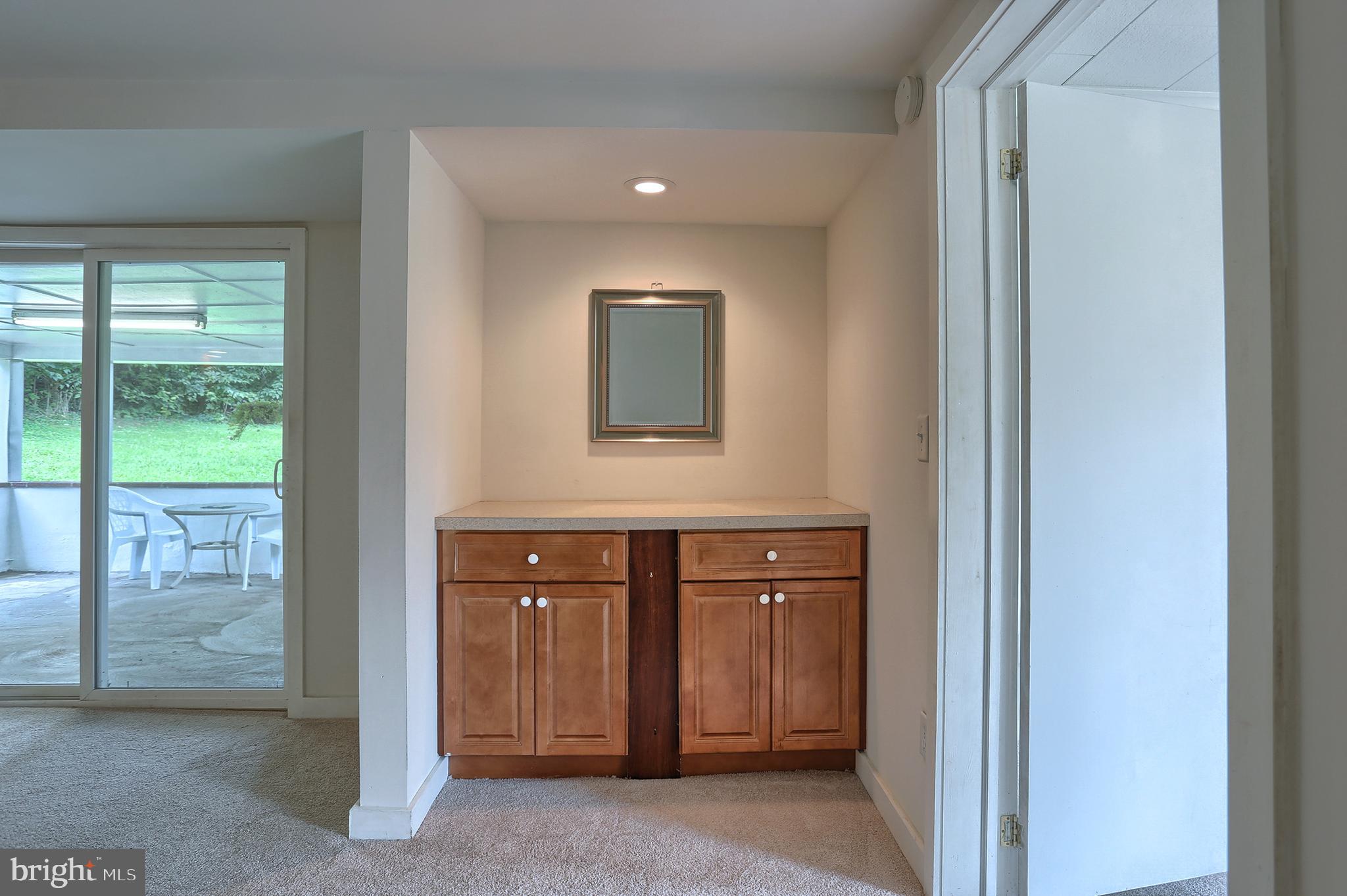 431 Luther Road Harrisburg, PA 17111 - Photo 12 of 40 Built-in Serving/Bar area in Dining Room.