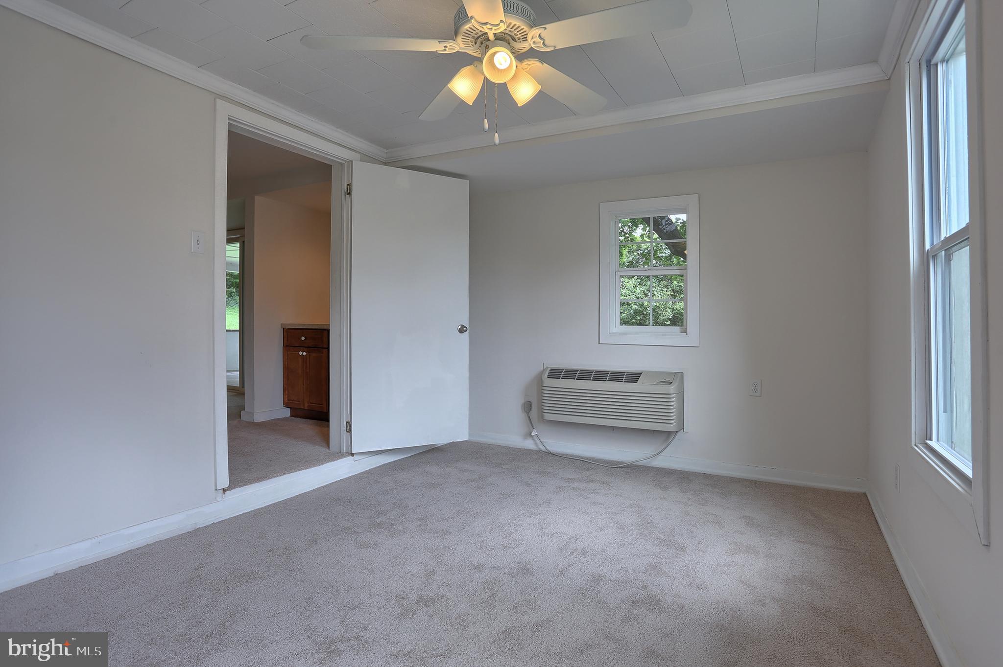 431 Luther Road Harrisburg, PA 17111 - Photo 15 of 40 Main Level Bedroom. New Carpet.