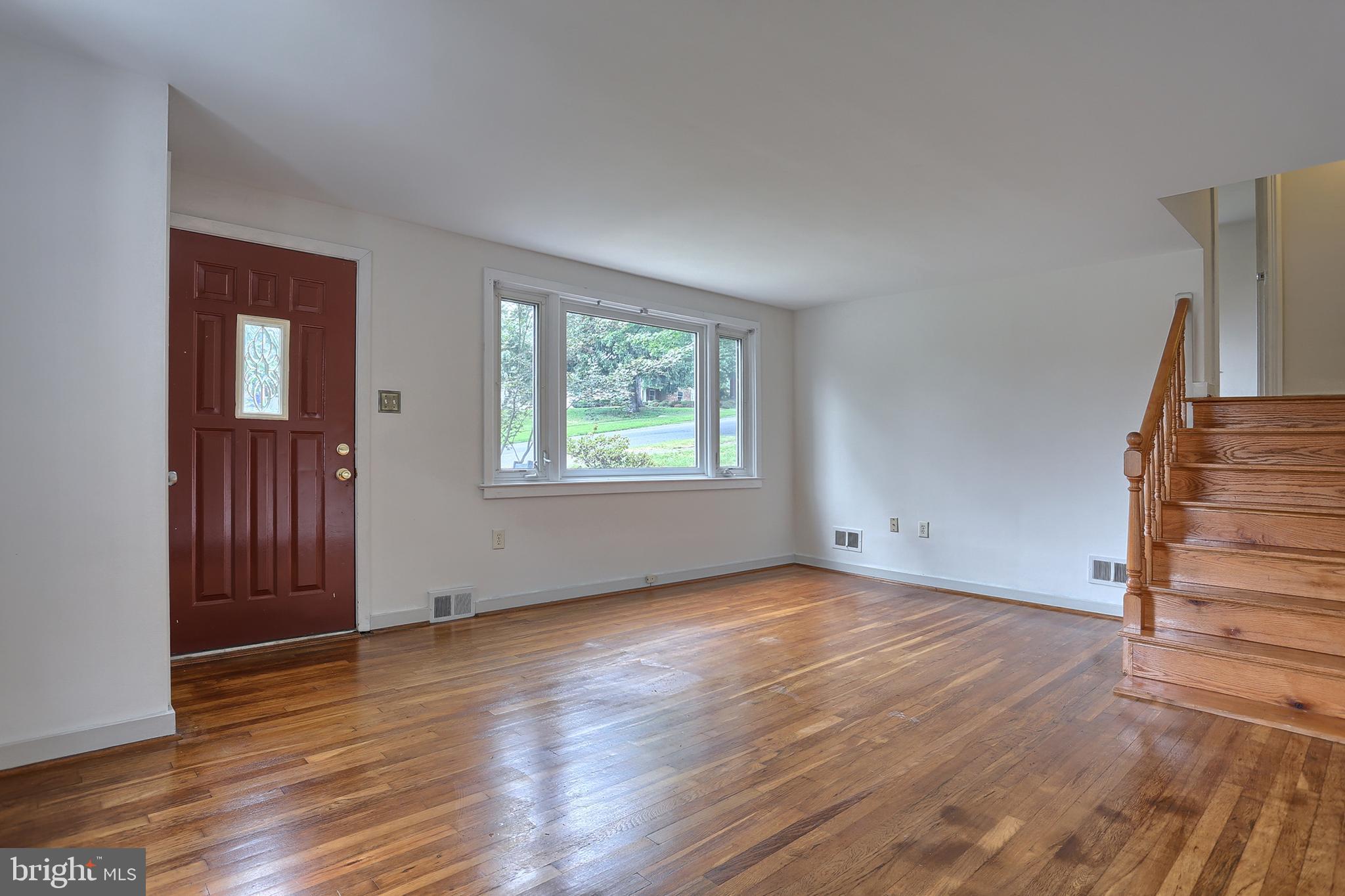 431 Luther Road Harrisburg, PA 17111 - Photo 4 of 40 Hardwood floors!