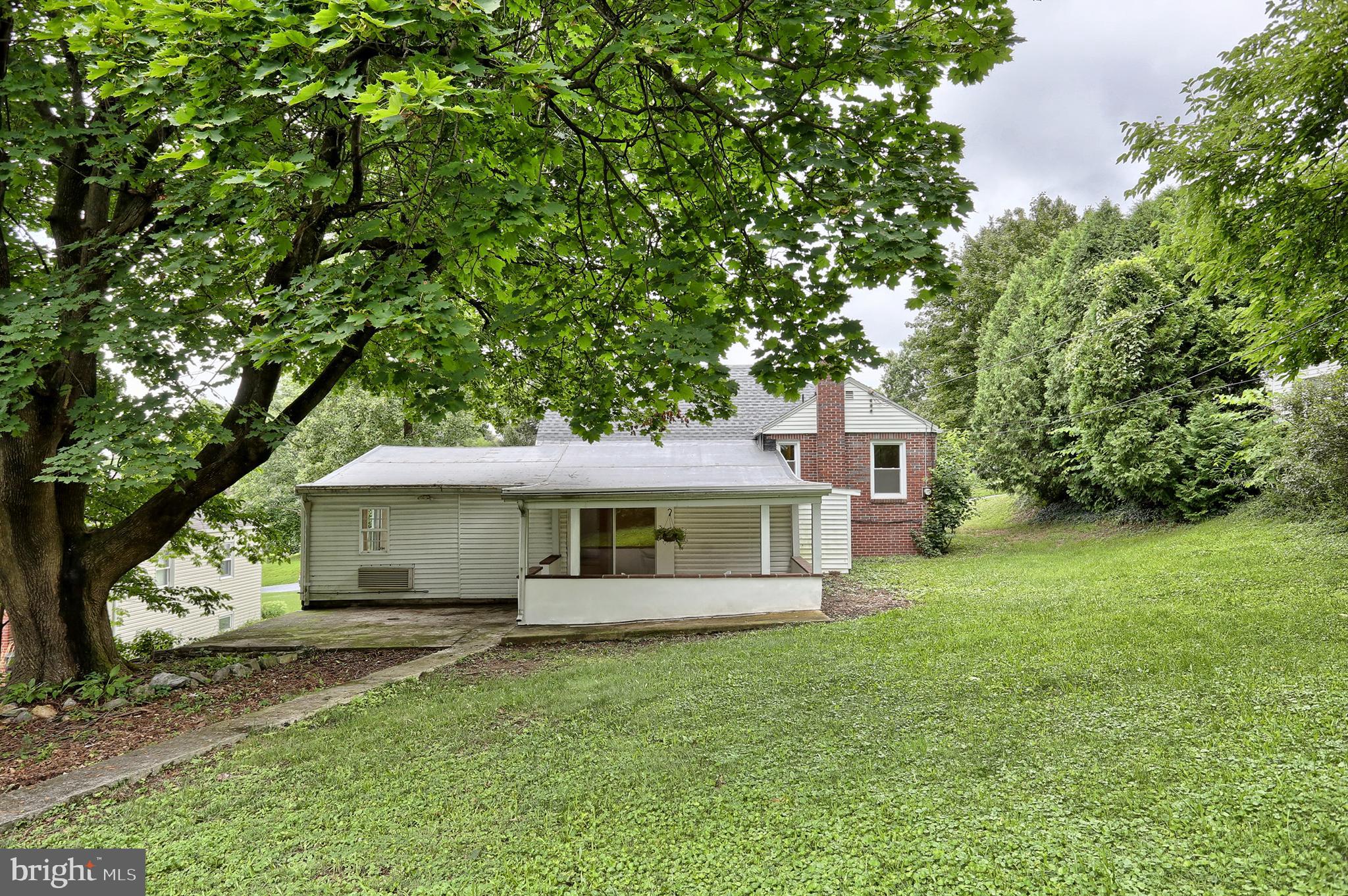 431 Luther Road Harrisburg, PA 17111 - Photo 33 of 40 Rear Yard with access from Covered Patio.