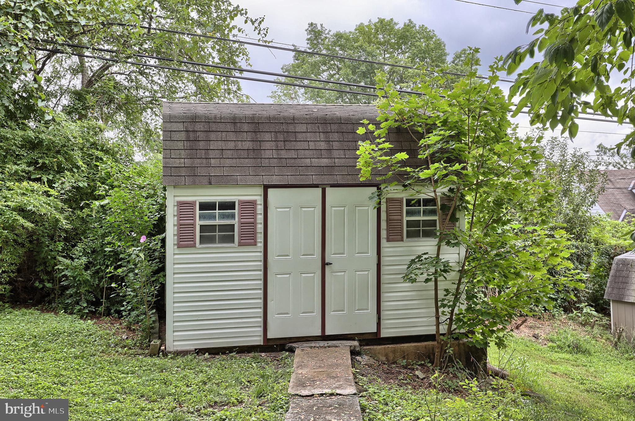 431 Luther Road Harrisburg, PA 17111 - Photo 36 of 40 Storage Shed