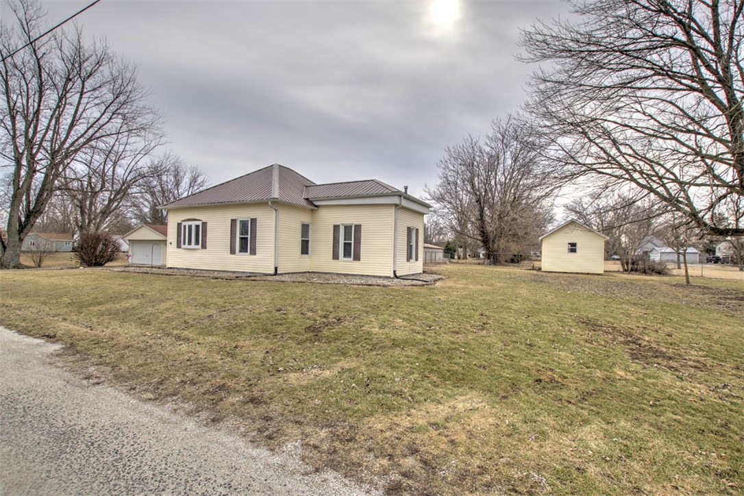 635 Mill Street Mount Zion, IL 62549 - Photo 23 of 30