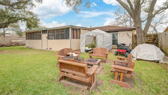 $269,900 | 108 Spruce Street, Lake Jackson, TX 77566