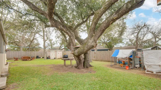 $269,900 | 108 Spruce Street, Lake Jackson, TX 77566