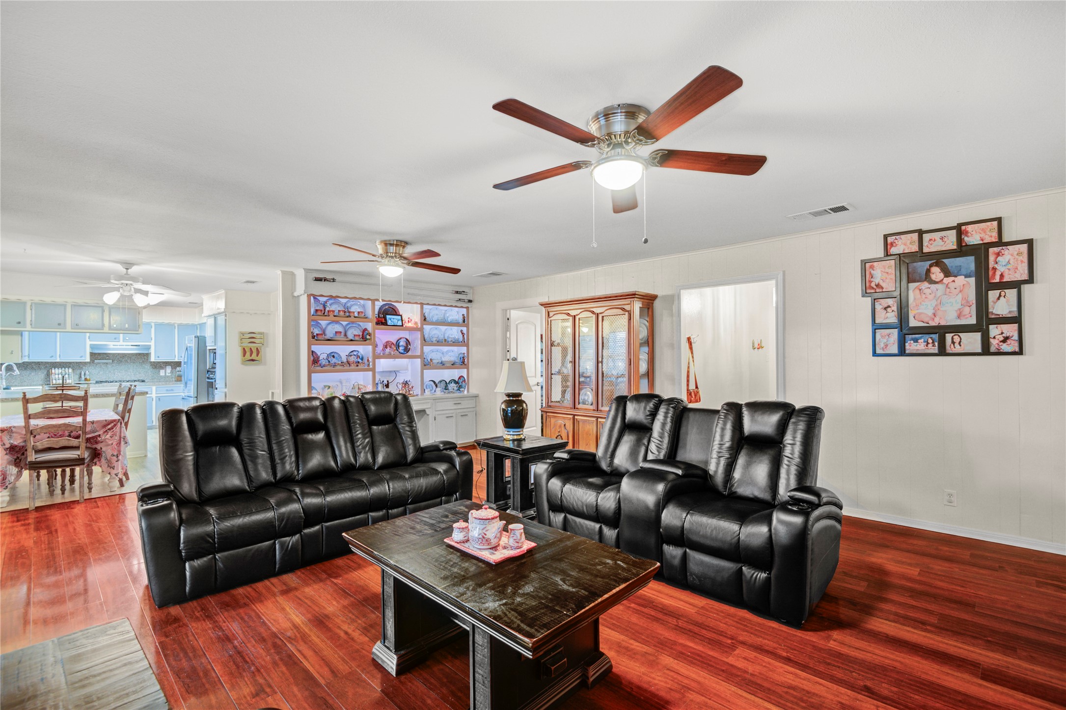 108 Spruce Street Lake Jackson, TX 77566 - Photo 6 of 31