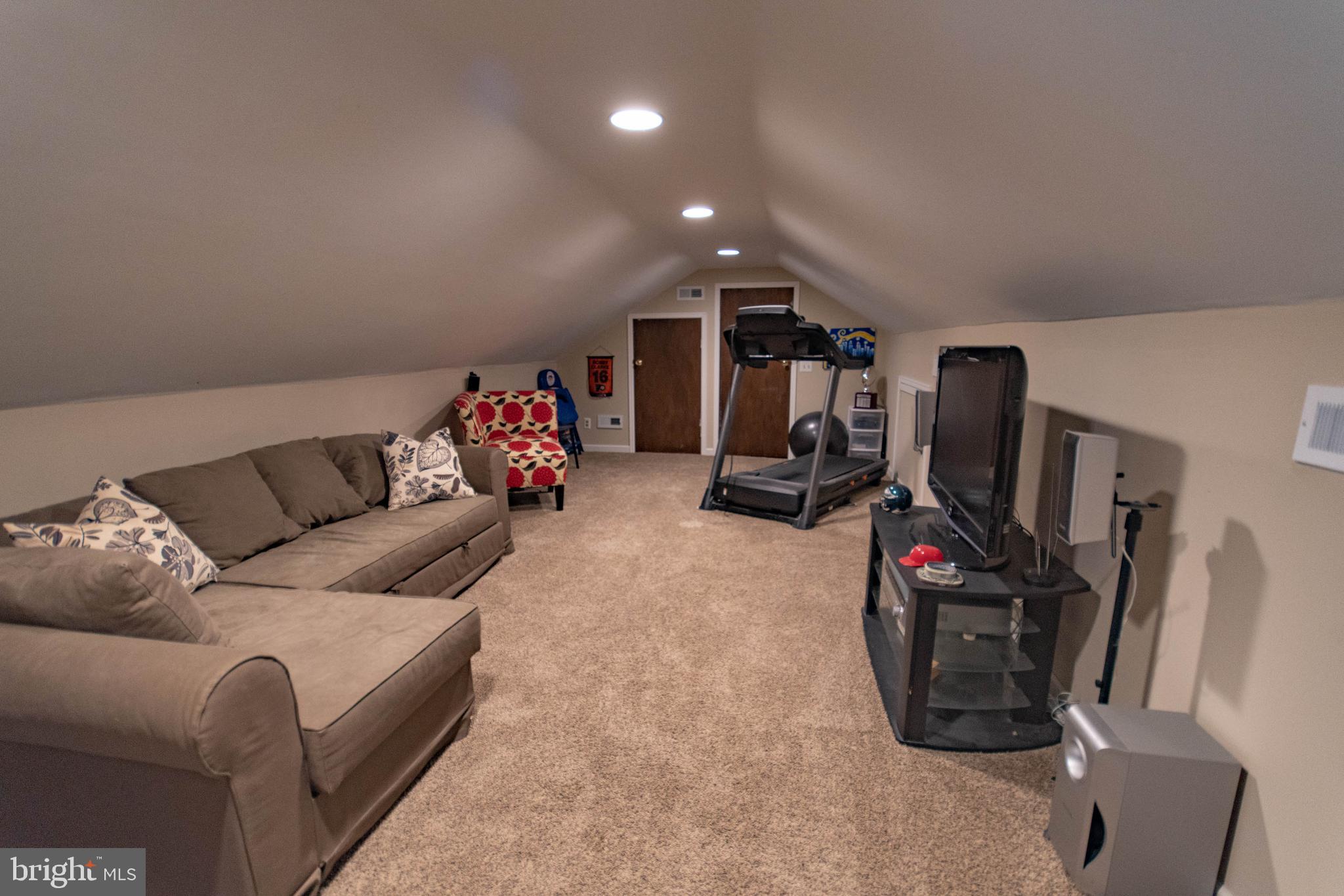 9258 Annapolis Road Philadelphia, PA 19114 - Photo 19 of 25 Gallery Image 19