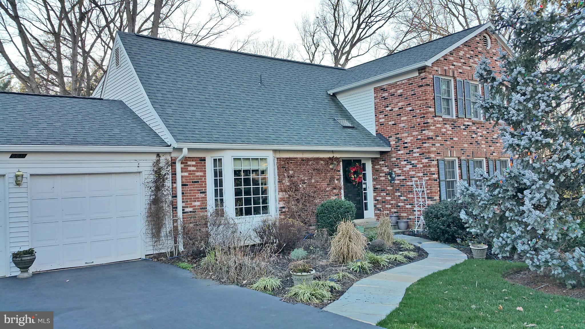 9011 Edgepark Road Vienna, VA 22182 - Photo 1 of 20 Exterior (Front)