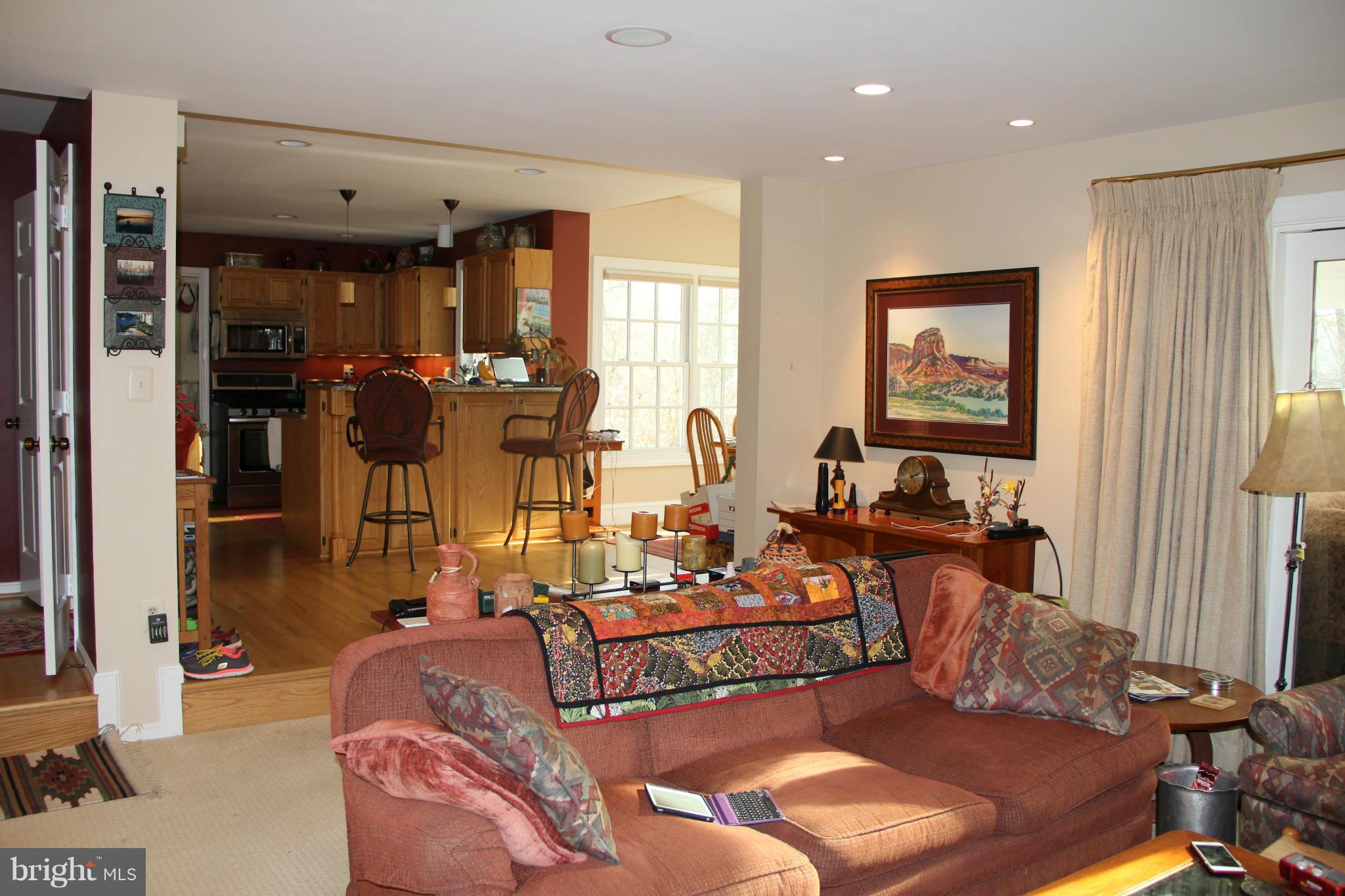 9011 Edgepark Road Vienna, VA 22182 - Photo 5 of 20 Family Room