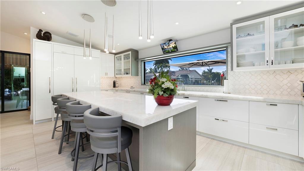 1650 Mullet Court Naples, FL 34102 - Photo 6 of 50