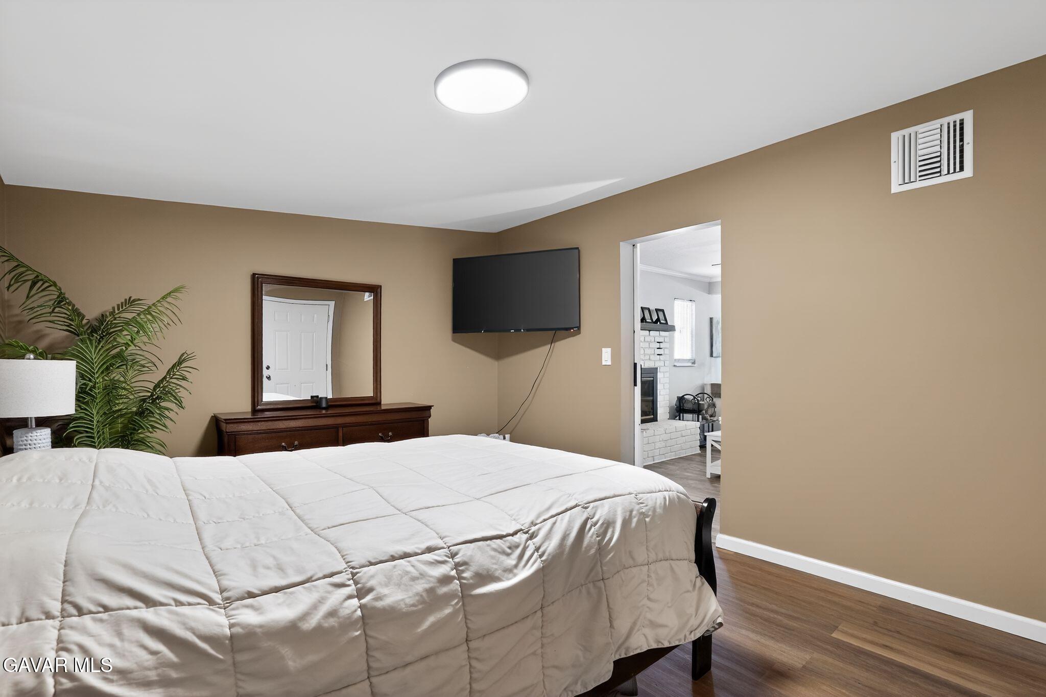 44423 Kingtree Avenue Lancaster, CA 93534 - Photo 18 of 33 16