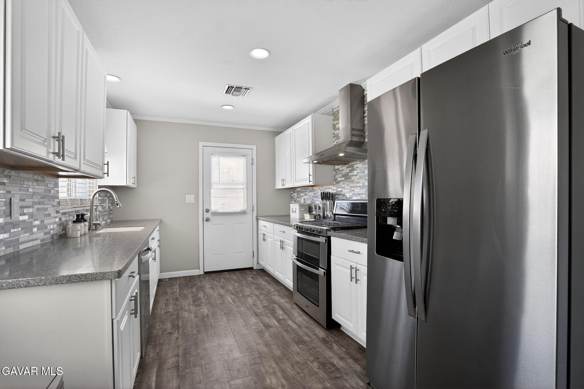 44423 Kingtree Avenue Lancaster, CA 93534 - Photo 9 of 33 6