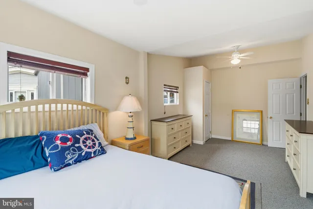 a view of an entryway with furniture