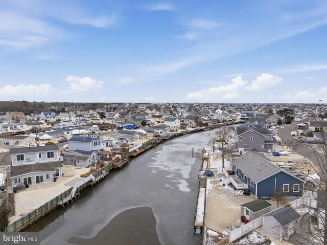 $749,900 | 43 Lawrence Drive, Manahawkin, NJ 08050