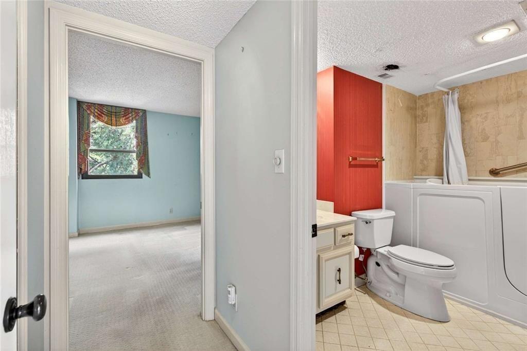3530 Piedmont Road Northeast, Unit F9 Atlanta, GA 30305 - Photo 31 of 49