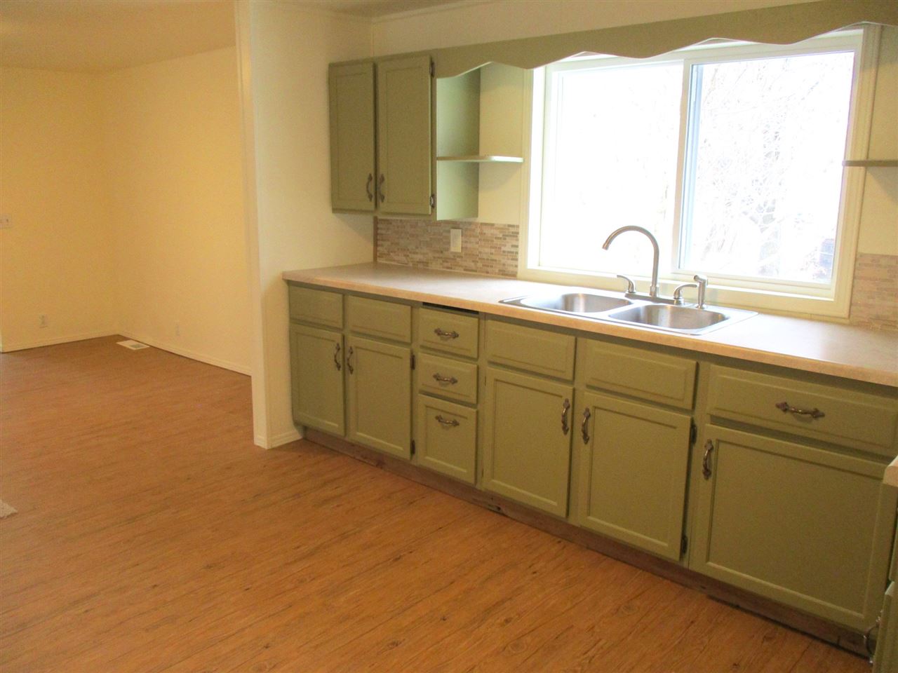 7544 South Durand Road Durand, MI 48429 - Photo 5 of 29 31310805-4.JPG