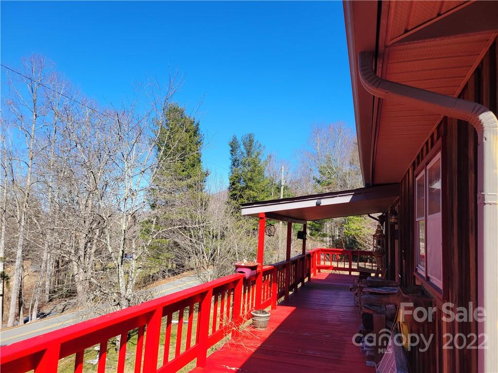 1626 7 Mile Ridge Road Burnsville, NC 28714 - Photo 4 of 39 Gallery Image 4