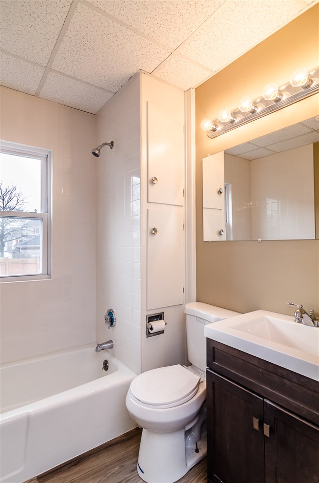 415 Cilley Road Manchester, NH 03103 - Photo 12 of 35