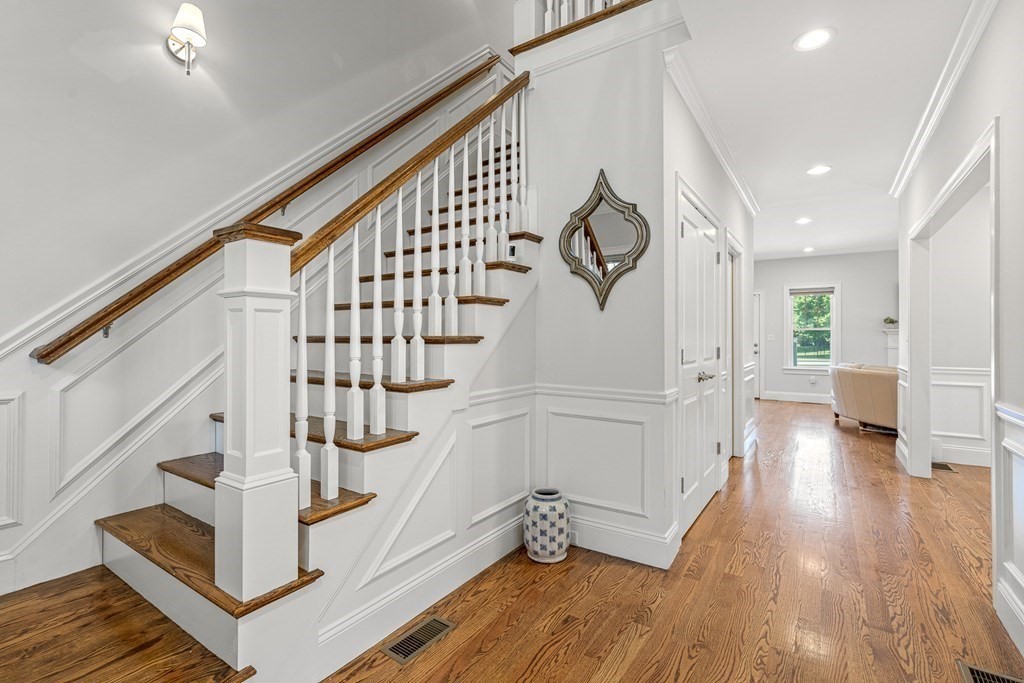 7 Nathaniel Road Winchester, MA 01890 - Photo 3 of 42 Gallery Image 3