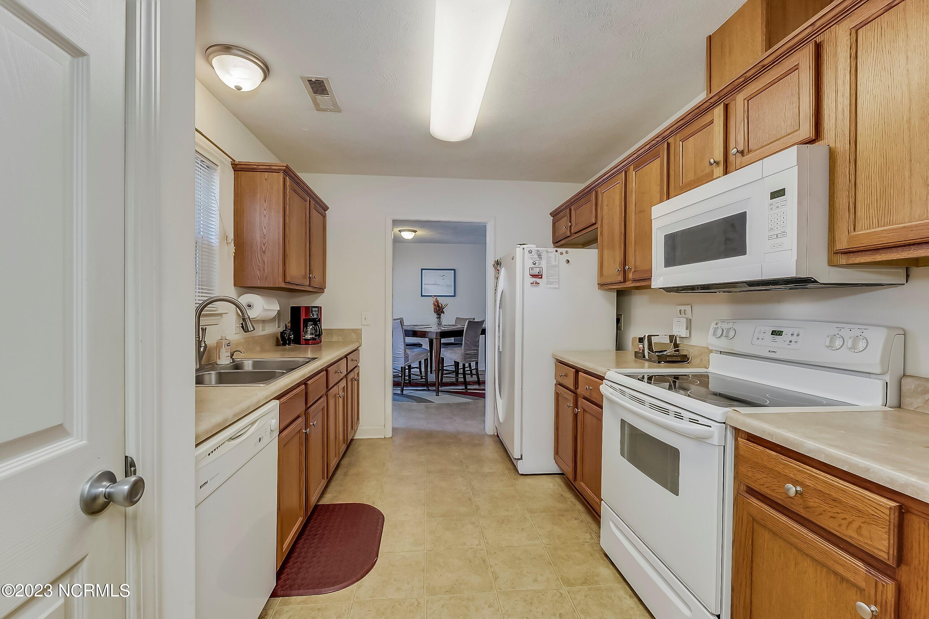 256 Ash Road Southport, NC 28461 - Photo 14 of 41 14-A7404197