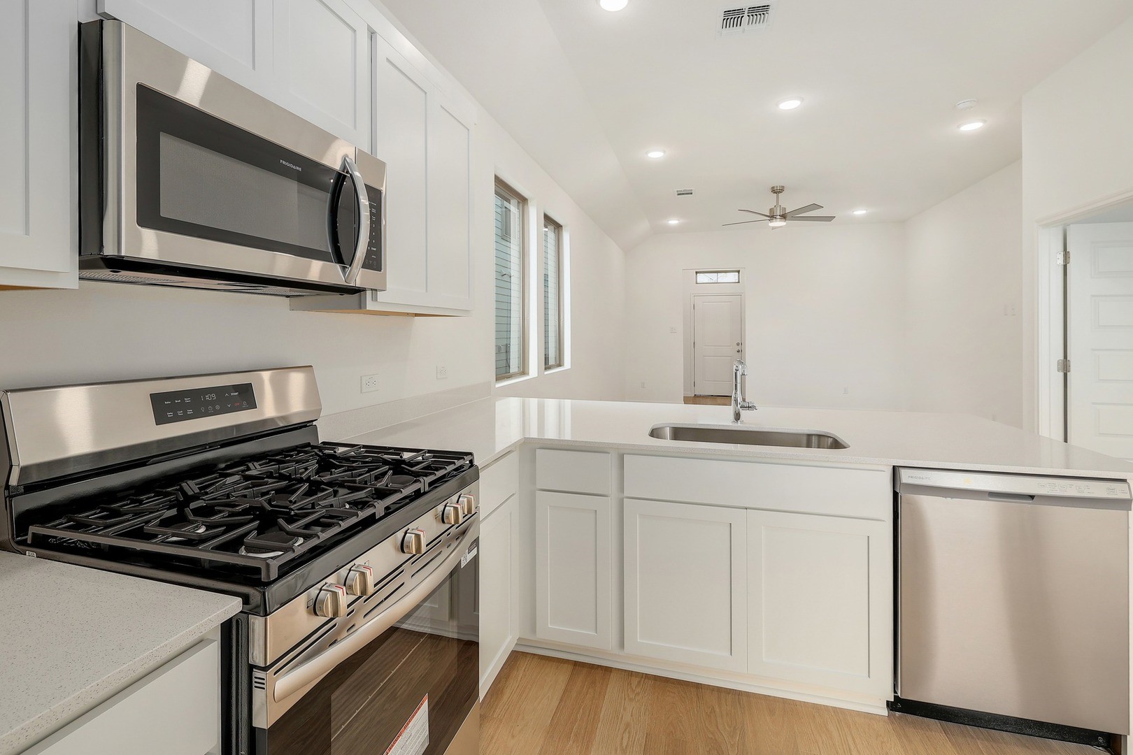 1140 Pine Rivage Drive Huffman, TX 77336 - Photo 6 of 25 Kitchen in the Ash home plan by Trophy Signature Homes – REPRESENTATIVE PHOTO