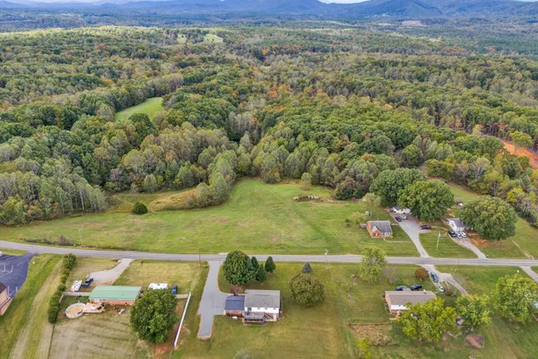 $424,950 | 4060 Truman Hill Road, Hardy, VA 24101