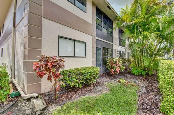 $2,200 | 15364 Lakes Of Delray Boulevard, Unit 45, Delray Beach, FL 33484