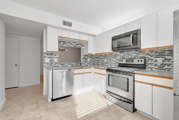 $2,200 | 15364 Lakes Of Delray Boulevard, Unit 45, Delray Beach, FL 33484