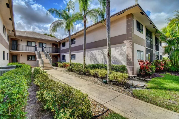 $2,200 | 15364 Lakes Of Delray Boulevard, Unit 45, Delray Beach, FL 33484