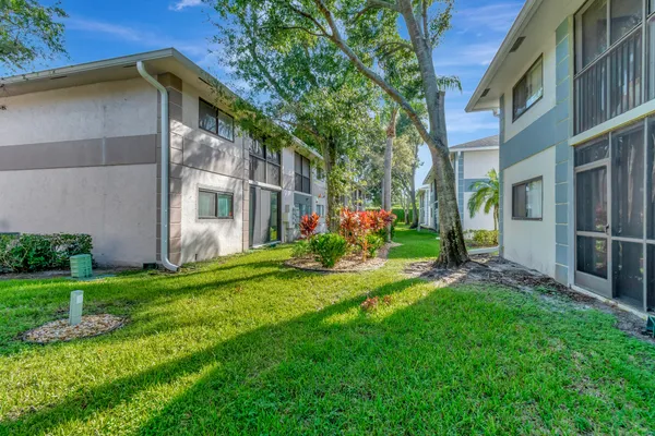 $2,200 | 15364 Lakes Of Delray Boulevard, Unit 45, Delray Beach, FL 33484
