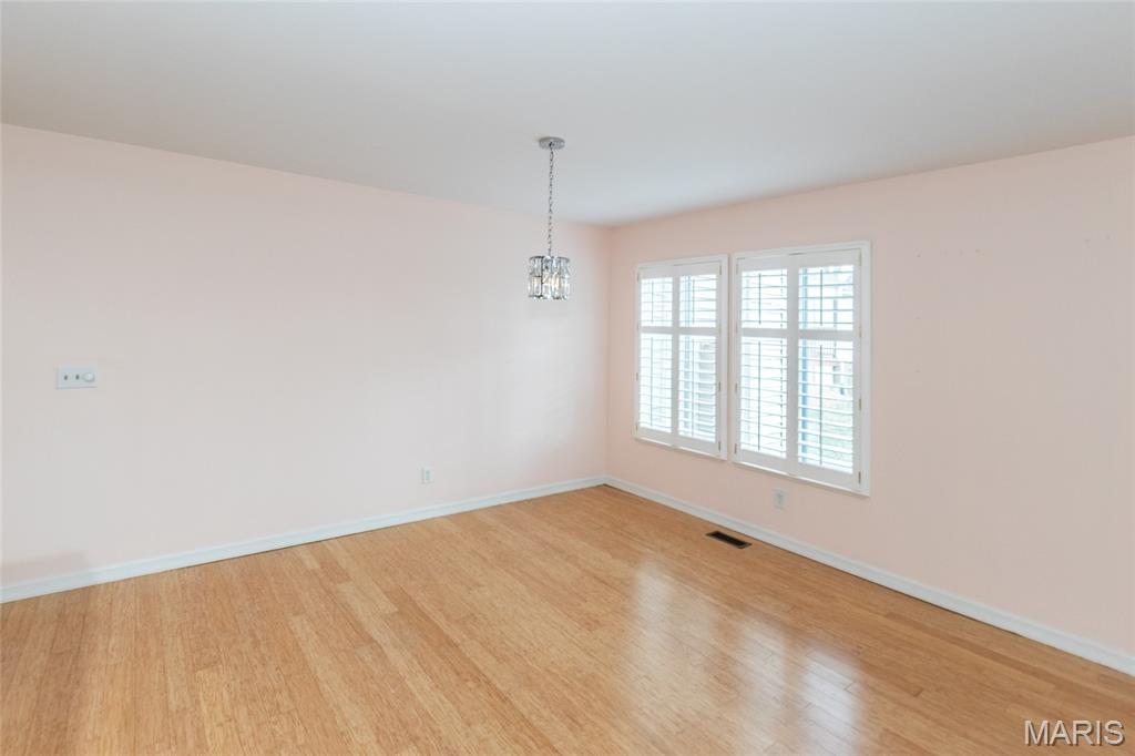 39 Ridgeview Cir Court Ballwin, MO 63021 - Photo 8 of 42