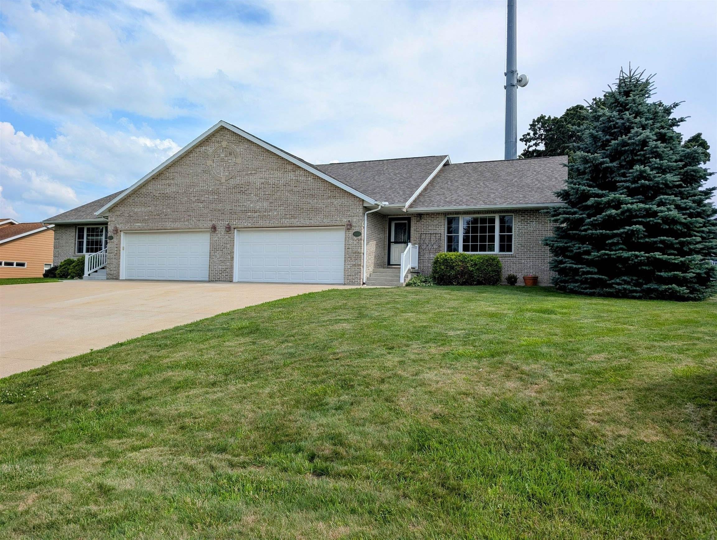 1007 Linden Street Decorah, IA 52101 - Photo 1 of 19 Gallery Image 1