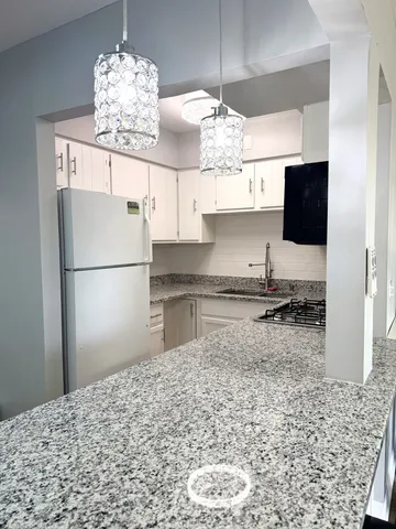 $1,600 | 1415 West Pratt Boulevard, Unit 407, Chicago, IL 60626