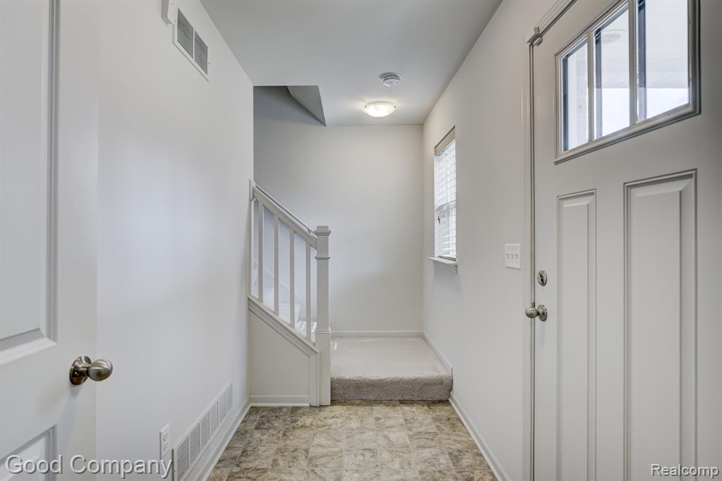 2500 Normandy Road, Unit 29 Royal Oak, MI 48073 - Photo 35 of 51 Gallery Image 35