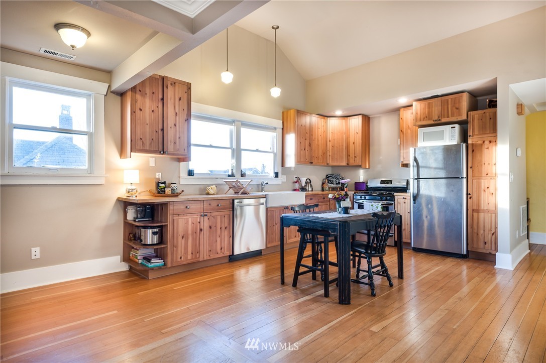 216 North 58th Street Seattle, WA 98103 - Photo 14 of 25