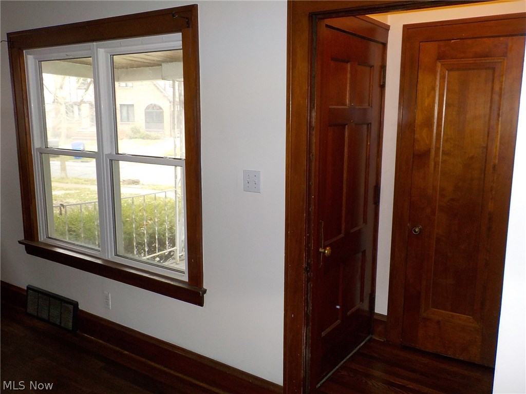 15621 Greenway Road Cleveland, OH 44111 - Photo 17 of 33 Gallery Image 17