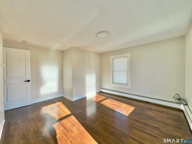 $2,600 | 186 West Washington Street, Unit 2, Bristol, CT 06010