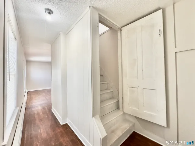 $2,600 | 186 West Washington Street, Unit 2, Bristol, CT 06010