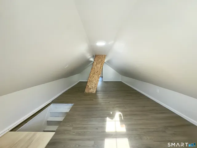 $2,600 | 186 West Washington Street, Unit 2, Bristol, CT 06010