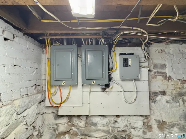 $2,600 | 186 West Washington Street, Unit 2, Bristol, CT 06010