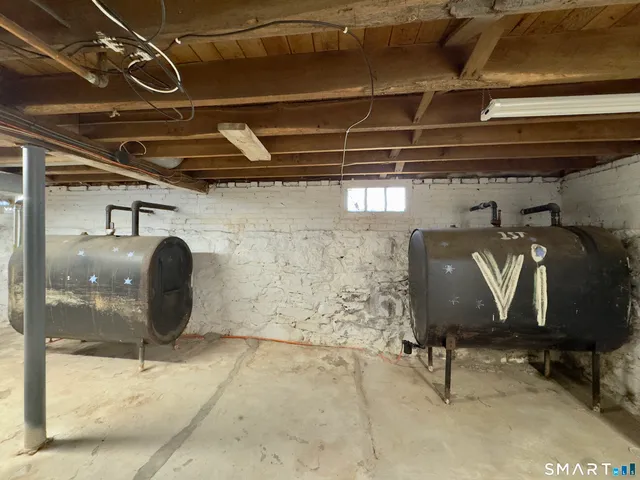 $2,600 | 186 West Washington Street, Unit 2, Bristol, CT 06010