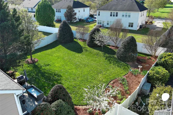 a view of yard and mountain