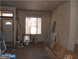 1611 West Ritner Street Philadelphia, PA 19145 - Photo 6 of 8 Living Room
