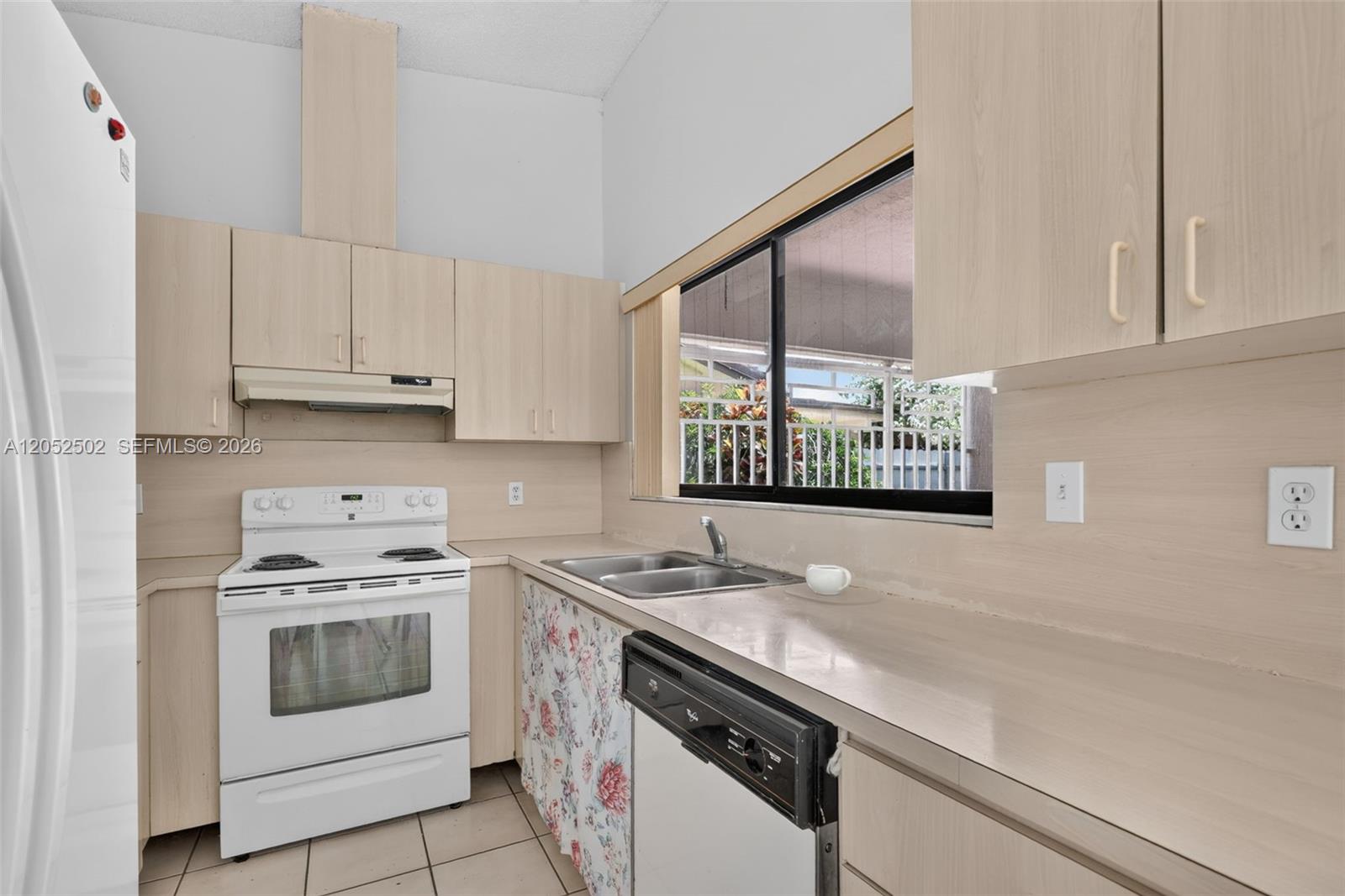 4756 Southwest 143rd Avenue Miami, FL 33175 - Photo 17 of 40