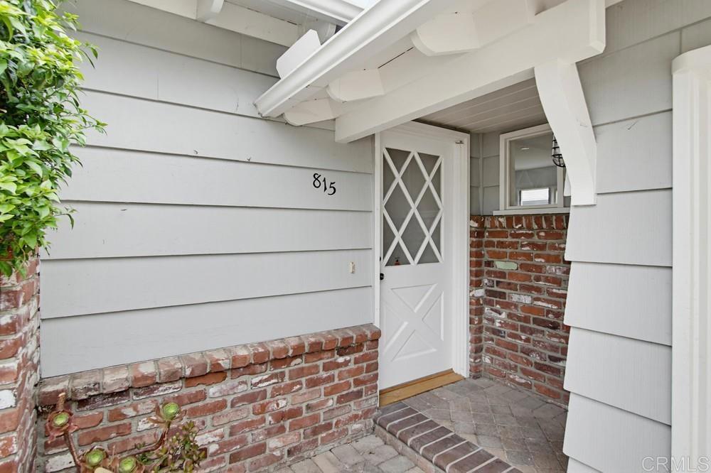 815 Hermes Avenue Encinitas, CA 92024 - Photo 3 of 44
