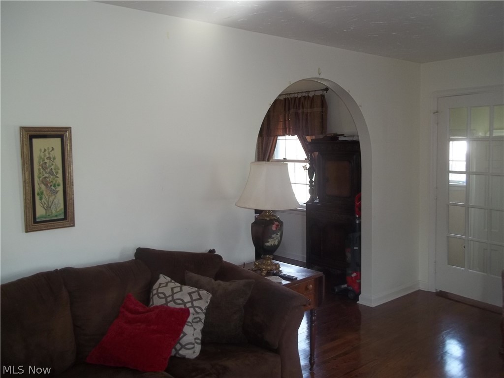 7409 Spring Garden Road Cleveland, OH 44129 - Photo 9 of 13