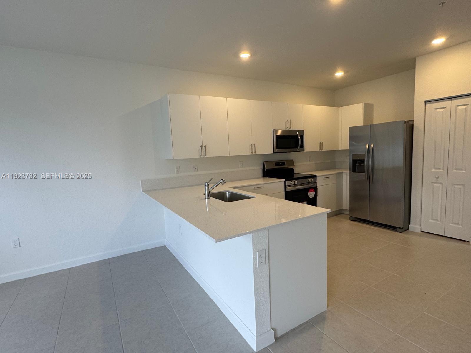 18402 Southwest 2nd Street Pembroke Pines, FL 33029 - Photo 11 of 14